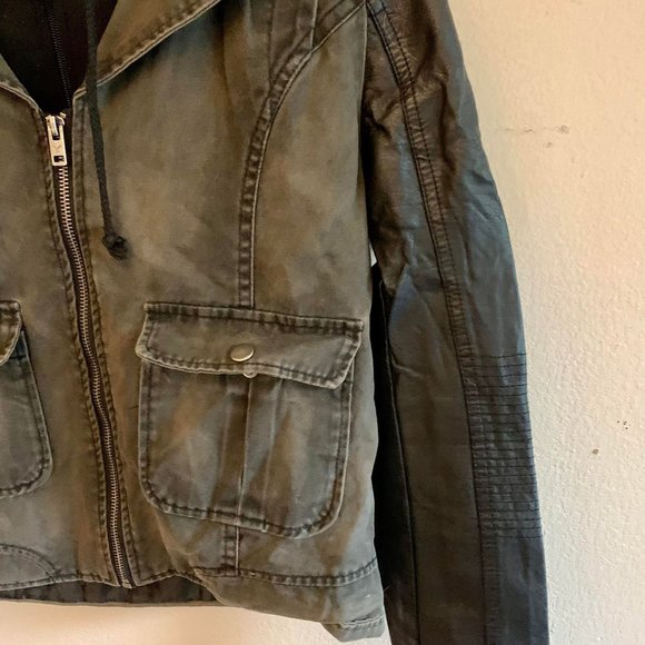 Black and green vegan leather moto jacket - Picture 4 of 10